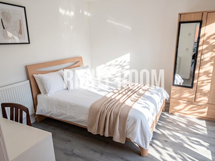 2 Bedroom Flat To Rent In Bed Apartment, Trussell Close, Winchester, SO22