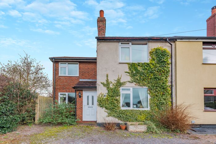 3 Bedroom Semi-Detached House For Sale In Field Lane, Swadlincote, Derbyshire, DE11