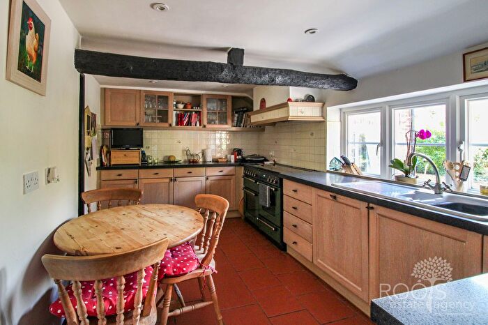 4 Bedroom Detached House For Sale In Wantage Road, Donnington, Newbury, RG14
