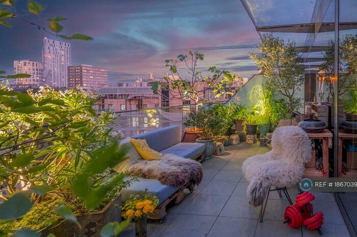 1 Bedroom Penthouse To Rent In Macclesfield Road, London, EC1V