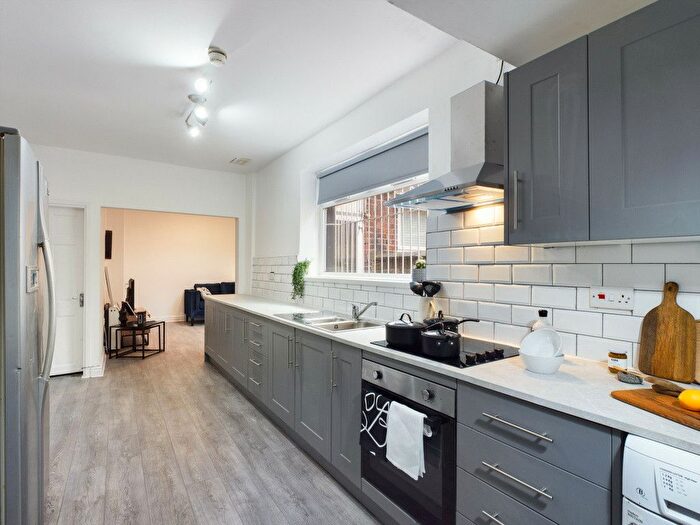 7 Bedroom Terraced House To Rent In , Ruskin Avenue, Manchester, M14