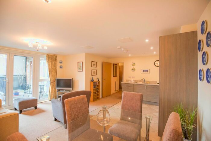 2 Bedroom Flat To Rent In Skerne Road, Kingston Upon Thames, KT2