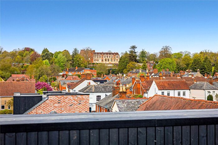 3 Bedroom Semi Detached House For Sale In Harts Yard, Farnham, Surrey, GU9