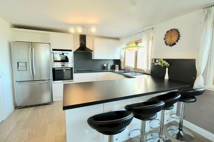 2 Bedroom Flat To Rent In Aulton Court, Mid Floor Flat, AB24