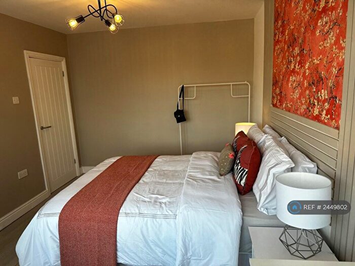 3 Bedroom Semi-Detached House To Rent In Rangoon Road, Solihull, B92