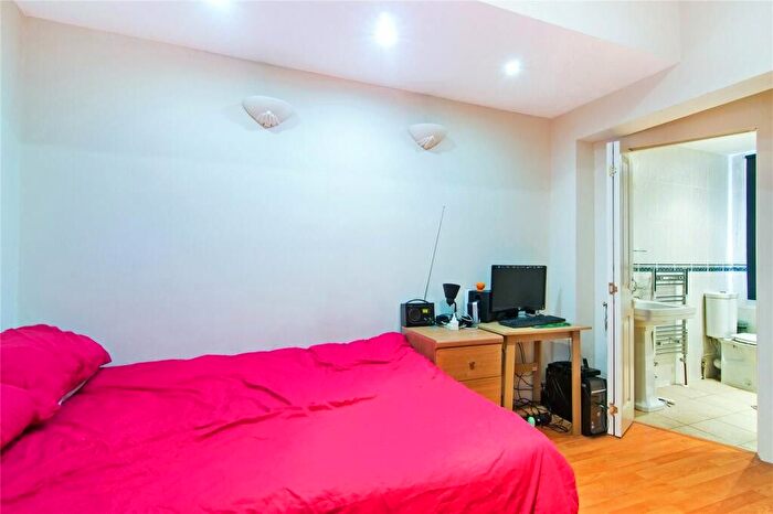 3 Bedroom Flat To Rent In Montana Road, Tooting Bec, SW17