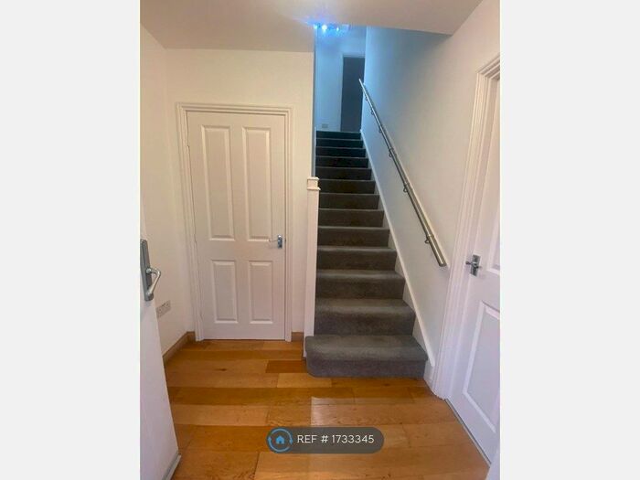 4 Bedroom Semi-Detached House To Rent In Windle Drive, Bourne, PE10