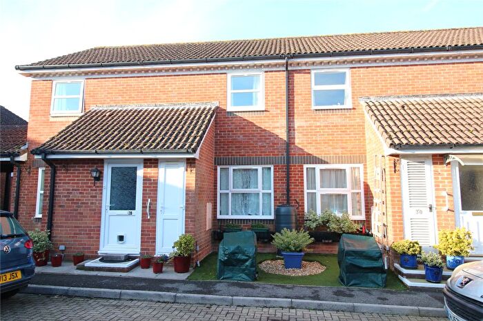 2 Bedroom Flat For Sale In Floriston Gardens, Ashley, New Milton, Hampshire, BH25