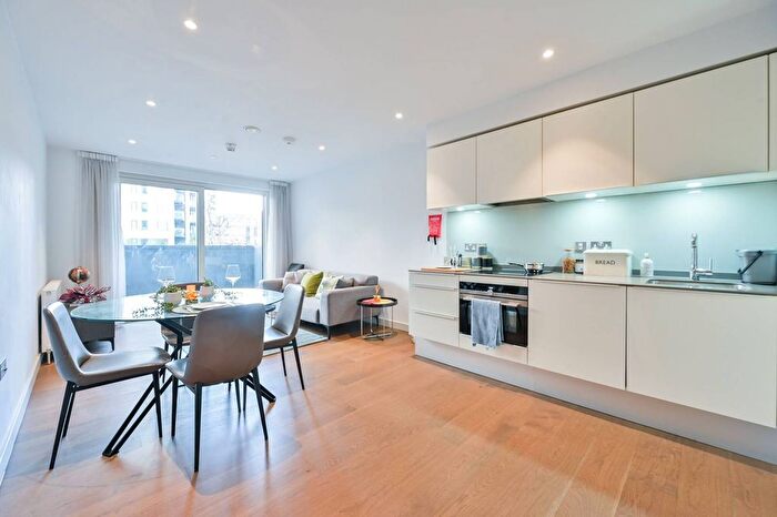 2 Bedroom Flat To Rent In Elephant Central, Elephant And Castle, London, SE17