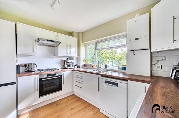 2 Bedroom Apartment For Sale In Silverwood Close, Beckenham, BR3