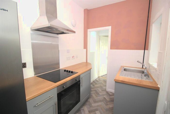 3 Bedroom Flat To Rent In North View, Wallsend, Newcastle Upon Tyne, NE28