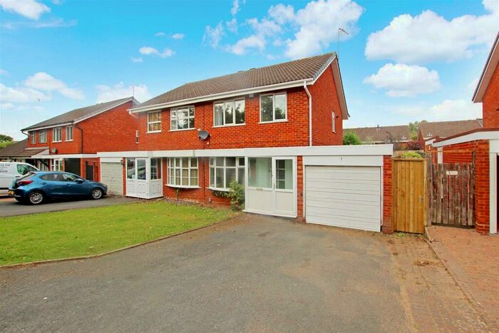 3 Bedroom Semi-Detached House To Rent In Hopyard Lane, Redditch, B98