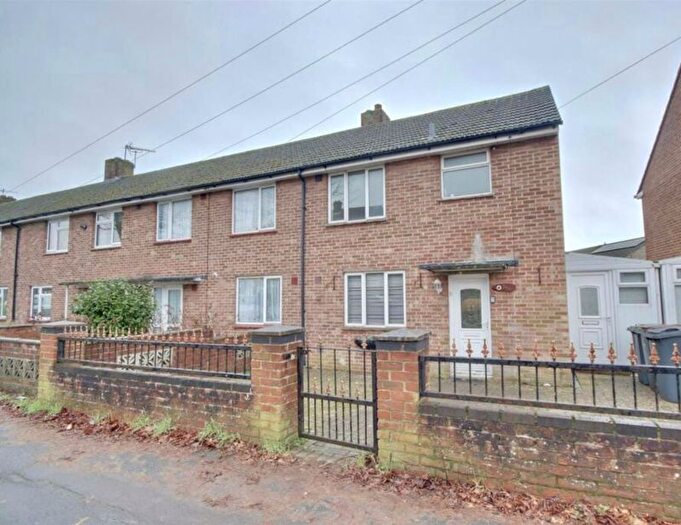 3 Bedroom Terraced House To Rent In Middle Park Way, Havant, PO9