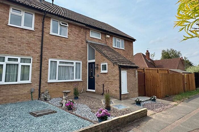 5 Bedroom End Of Terrace House For Sale In The Poplars, Church End, Arlesey, SG15