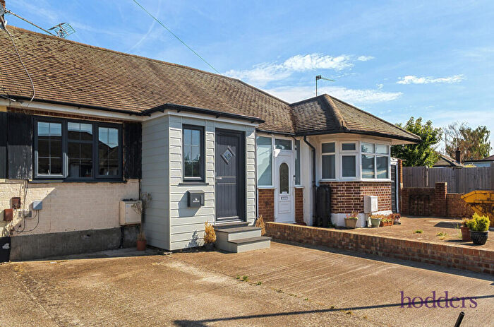 2 Bedroom Bungalow For Sale In Chertsey, Surrey, KT16