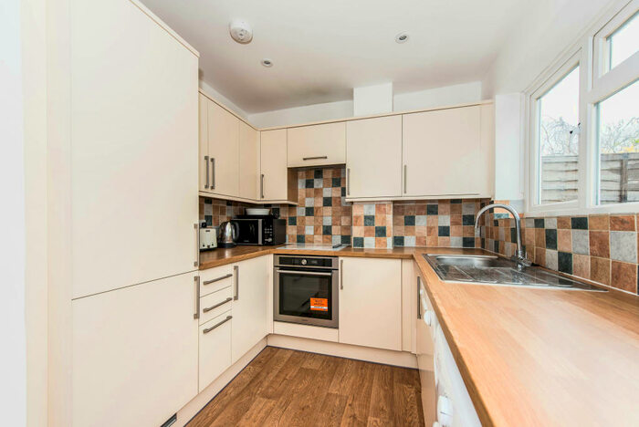 3 Bedroom Terraced House To Rent In Guildford Park Avenue, Guildford, GU2