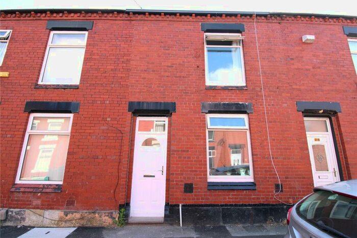 2 Bedroom Terraced House To Rent In County Street, Oldham, Greater Manchester, OL8