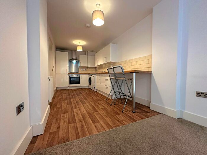2 Bedroom Flat To Rent In Napier Road, Bromley, BR2