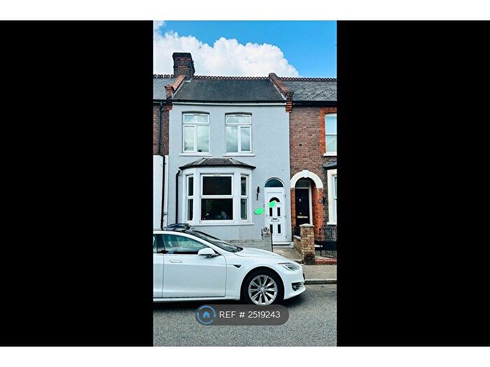 3 Bedroom Terraced House To Rent In Leavesden Rd, Watford, WD24