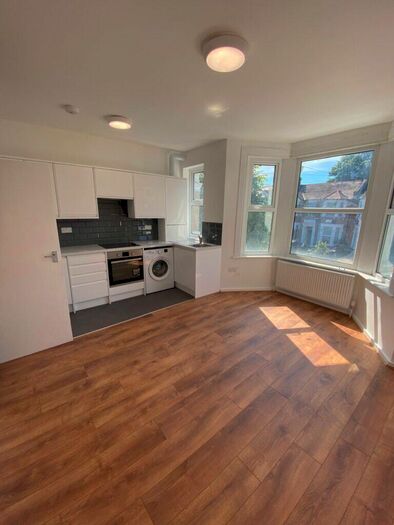 1 Bedroom Flat To Rent In Bedroom Flat – Seymour Gardens, Ilford, IG1