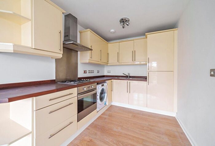 2 Bedroom Flat To Rent In Victorian Court, Mawney Road, Romford, Essex, RM7