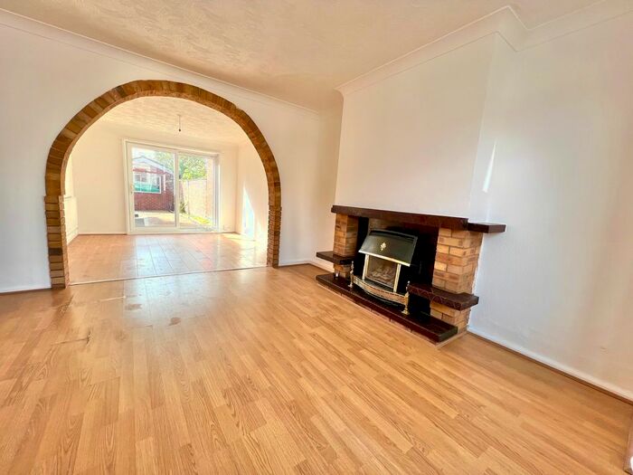 3 Bedroom Terraced House To Rent In Beresford Avenue, Coventry, CV6