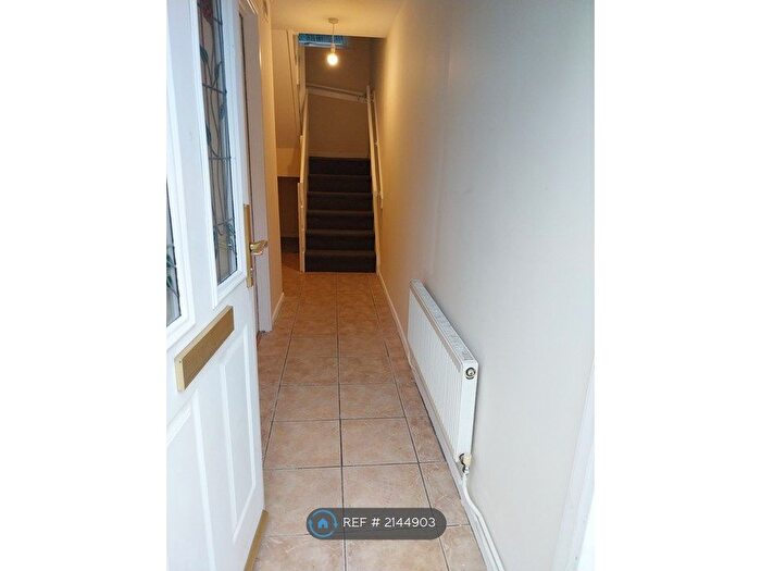 3 Bedroom Terraced House To Rent In Leyside Court, Northampton, NN3