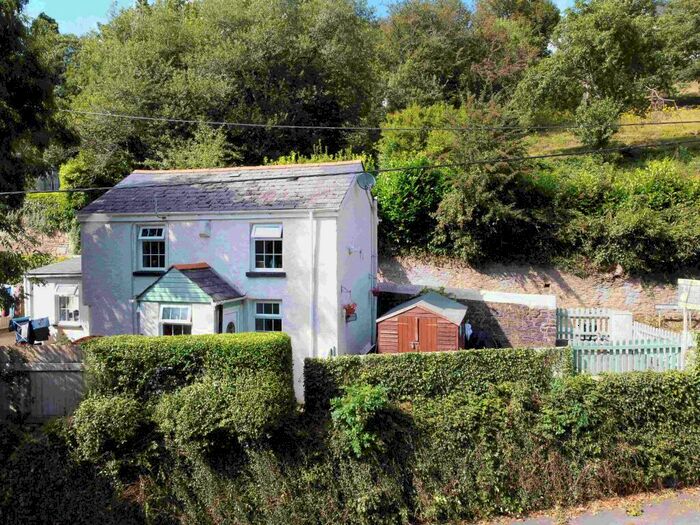 2 Bedroom Detached House To Rent In Talbot Road, Llantrisant, CF72