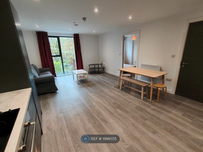 2 Bedroom Flat To Rent In Woden Street, Salford, M5
