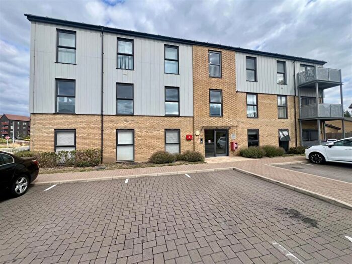 2 Bedroom Flat For Sale In Abberton Way, West Thurrock, Grays, RM20