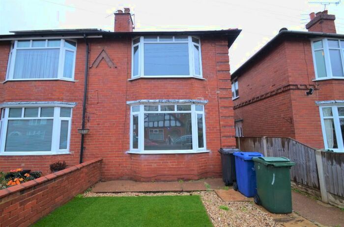 3 Bedroom Semi-Detached House To Rent In Clumber Road, Belle Vue, Doncaster, DN4