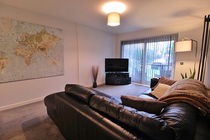 2 Bedroom Flat For Sale In Gisors Road, Southsea, PO4