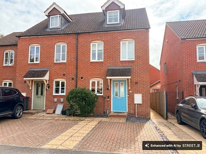 3 Bedroom End Of Terrace House For Sale In Beckett Gardens, Bramley, RG26
