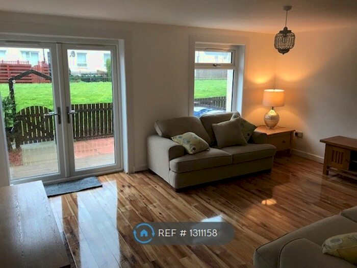 3 Bedroom Maisonette To Rent In Kintyre Avenue, Linwood, Paisley, PA3