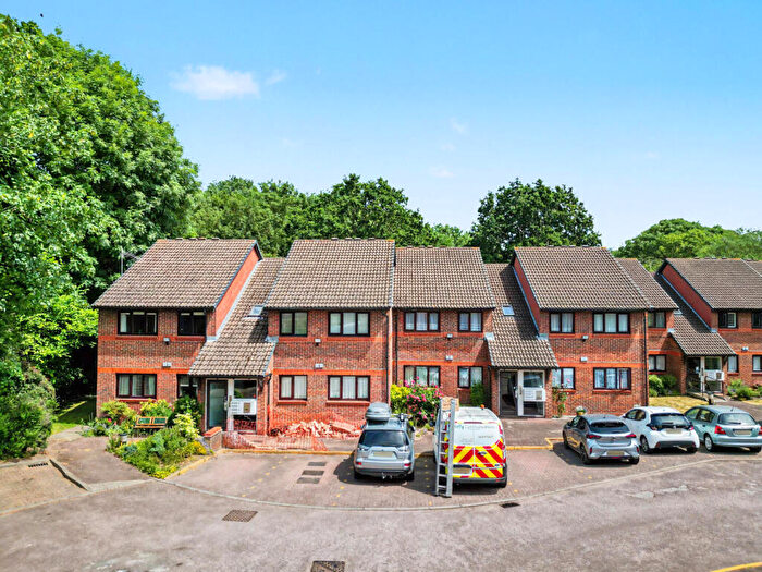 2 Bedroom Retirement Property For Sale In Park Avenue, Enfield, EN1