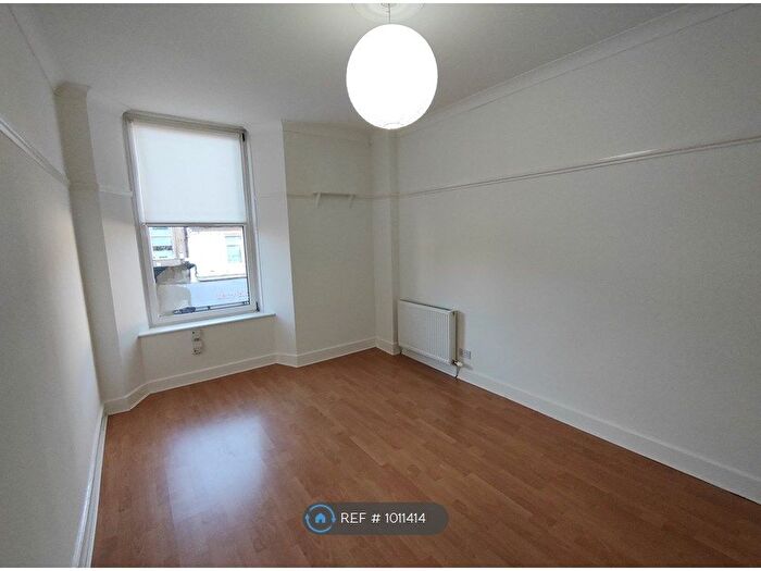 1 Bedroom Flat To Rent In Cadzow Lane, Hamilton, ML3