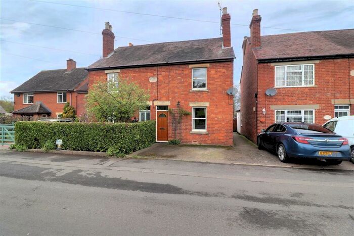 3 Bedroom Semi-Detached House For Sale In Haresfield, Stonehouse, GL10