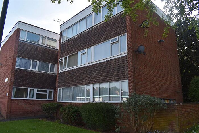 2 Bedroom Flat For Sale In Colina Close, Willenhall, Coventry, CV3
