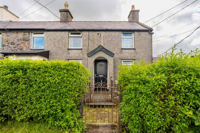 3 Bedroom End Of Terrace House For Sale In Carmel, Caernarfon, Gwynedd, LL54