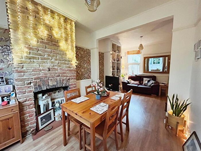 2 Bedroom House For Sale In School Lane, Herne Bay, CT6