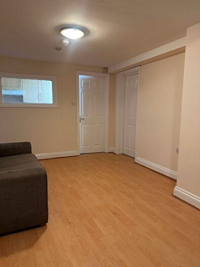 2 Bedroom Bungalow To Rent In Alton Gardens, Luton, LU1