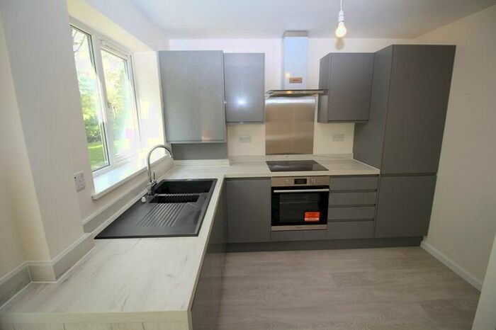 1 Bedroom Apartment To Rent In Darwin Close, New Southgate, Greater London, N11