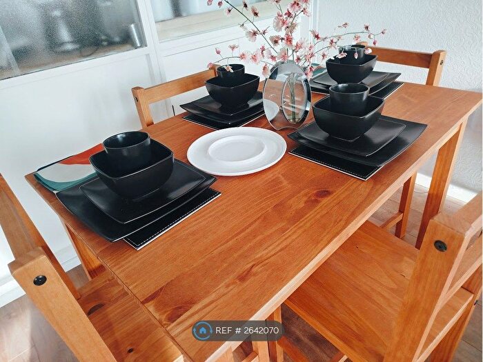 2 Bedroom Flat To Rent In Arlington House, Margate, CT9