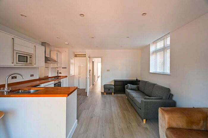 6 Bedroom End Of Terrace House For Sale In Hertford Road, De Beauvoir Town, London, N1