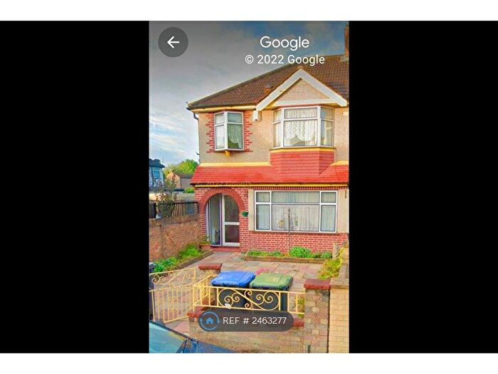 3 Bedroom Semi-Detached House To Rent In Richmond Crescent, London, N9