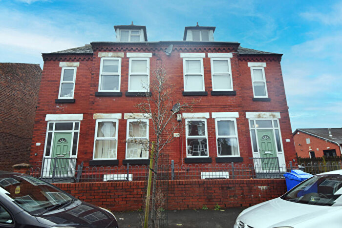 5 Bedroom Semi-Detached House For Sale In Delamere Road, Flixton, M41