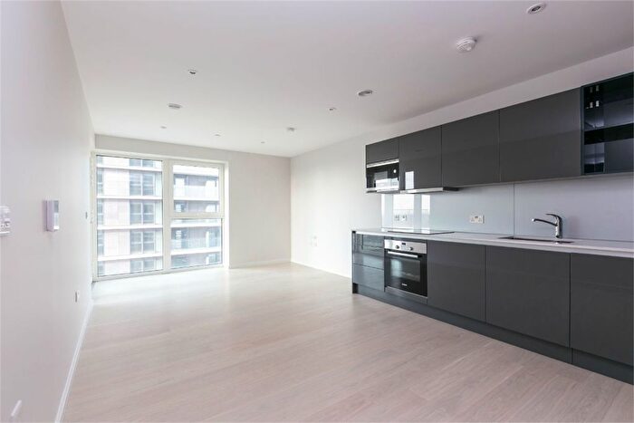 1 Bedroom Flat To Rent In Glasshouse Gardens, London, E20