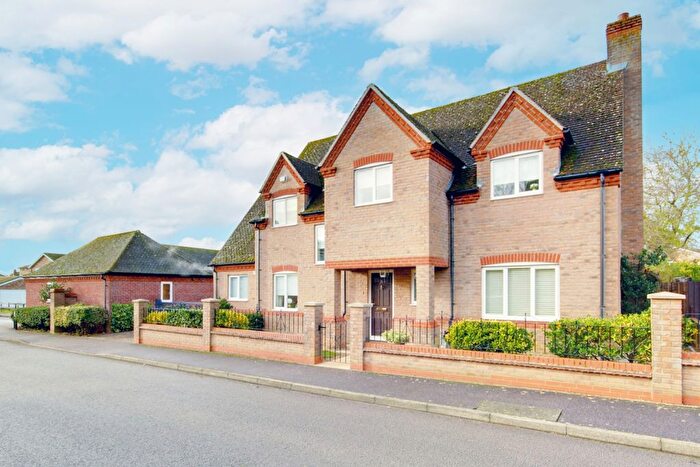 4 Bedroom Detached House For Sale In Laxton Grange, Bluntisham, Cambridgeshire, PE28