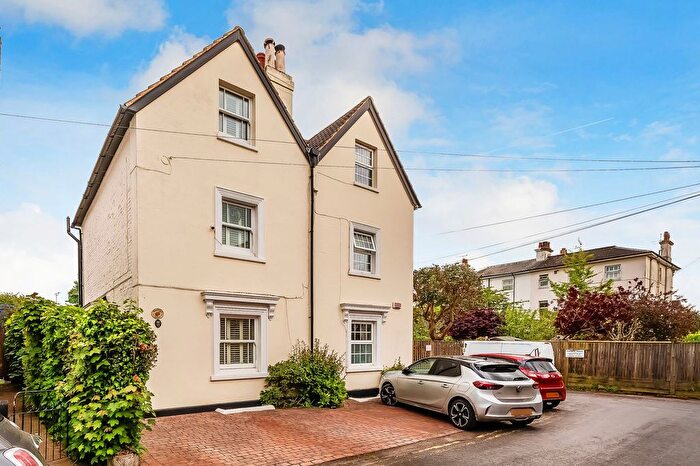 4 Bedroom Semi-Detached House For Sale In Sheffield Road, Southborough, Tunbridge Wells, TN4