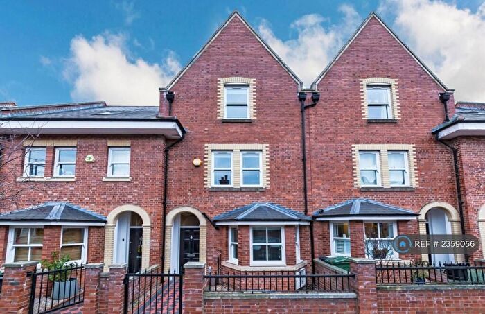 4 Bedroom Terraced House To Rent In Telferscot Road, Balham, SW12